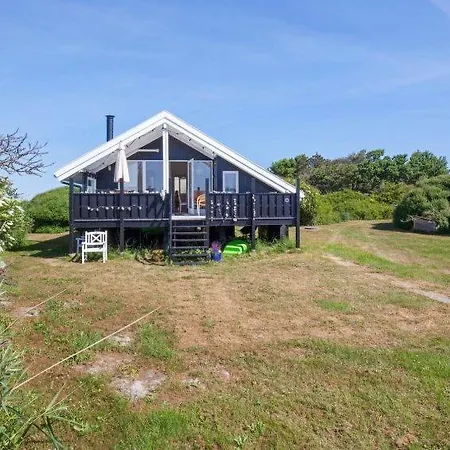 Sleeps 6 Yderby