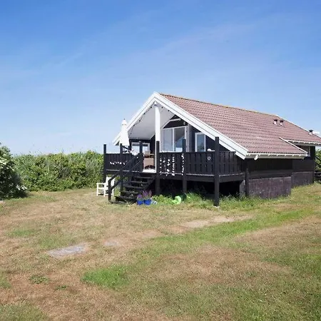 Sleeps 6 * Yderby