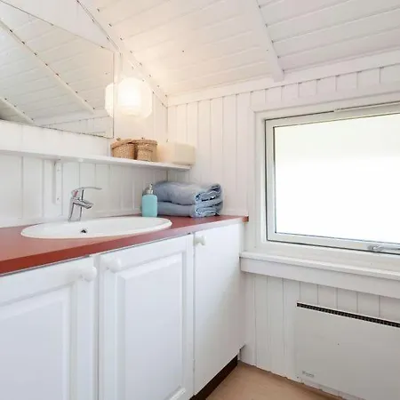 Sleeps 6 * Yderby