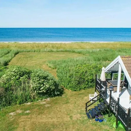 Sleeps 6