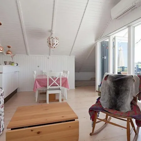 Sleeps 6